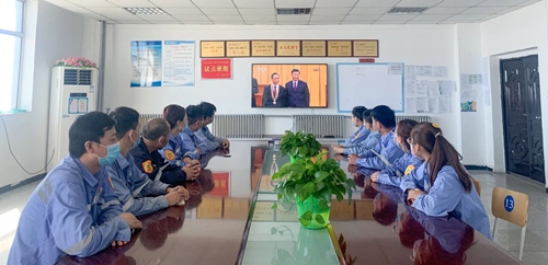 向抗疫英雄致敬！宜化集團(tuán)組織收看全國(guó)抗擊新冠肺炎疫情表彰大會(huì)(圖5)