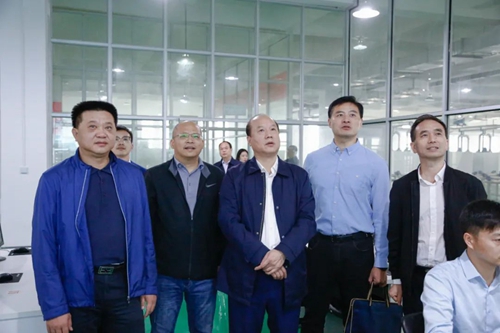 湖北省應(yīng)急管理廳黨委副書記、副廳長楊愛東到宜化實(shí)訓(xùn)基地現(xiàn)場調(diào)研(圖2)