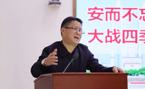 王大真到松滋肥業(yè)、楚星公司、新材料公司和股份公司現(xiàn)場(chǎng)調(diào)研(圖5)